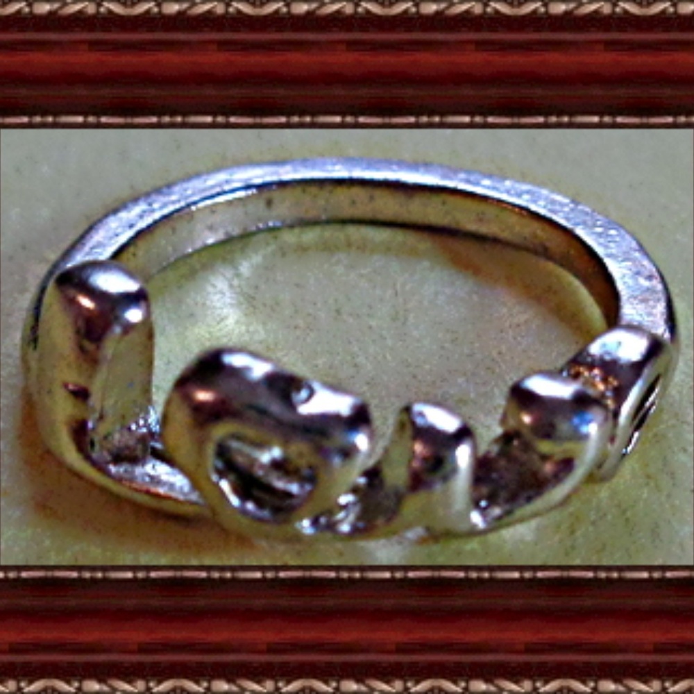 Antique Gold Tone Love Design Ring Size 6